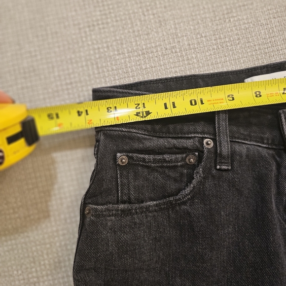 A&F - 80s Mom High Rise Jeans - 25R - Black - Picture 5 of 8